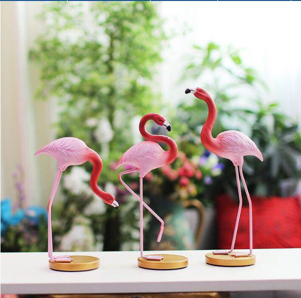 bo-ba-hong-hac-tien-trang-tri-tu-ti-vi-phong-khach