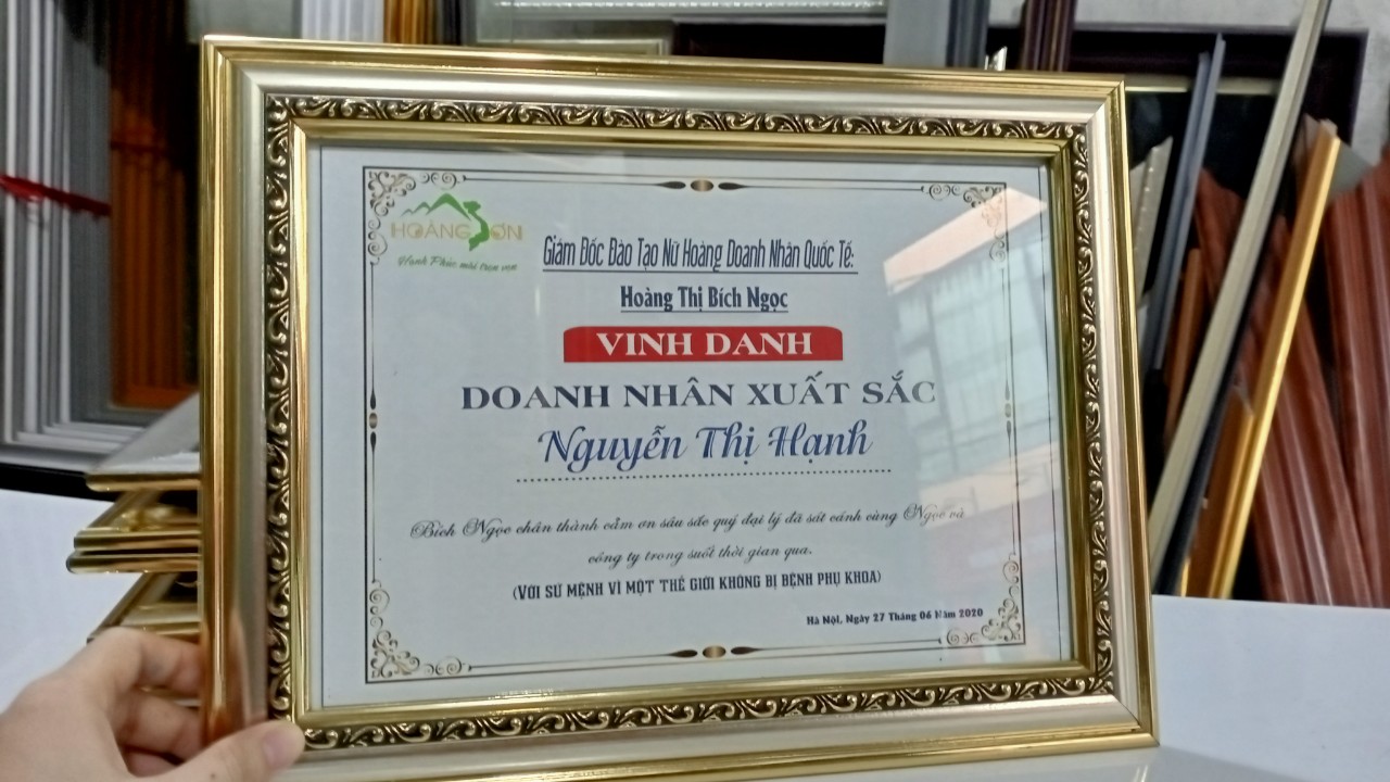 mau-khung-bang-khen-dep