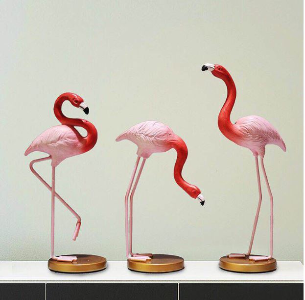 tuong-chim-hac-tien-trang-tri-phong-khach-hien-dai