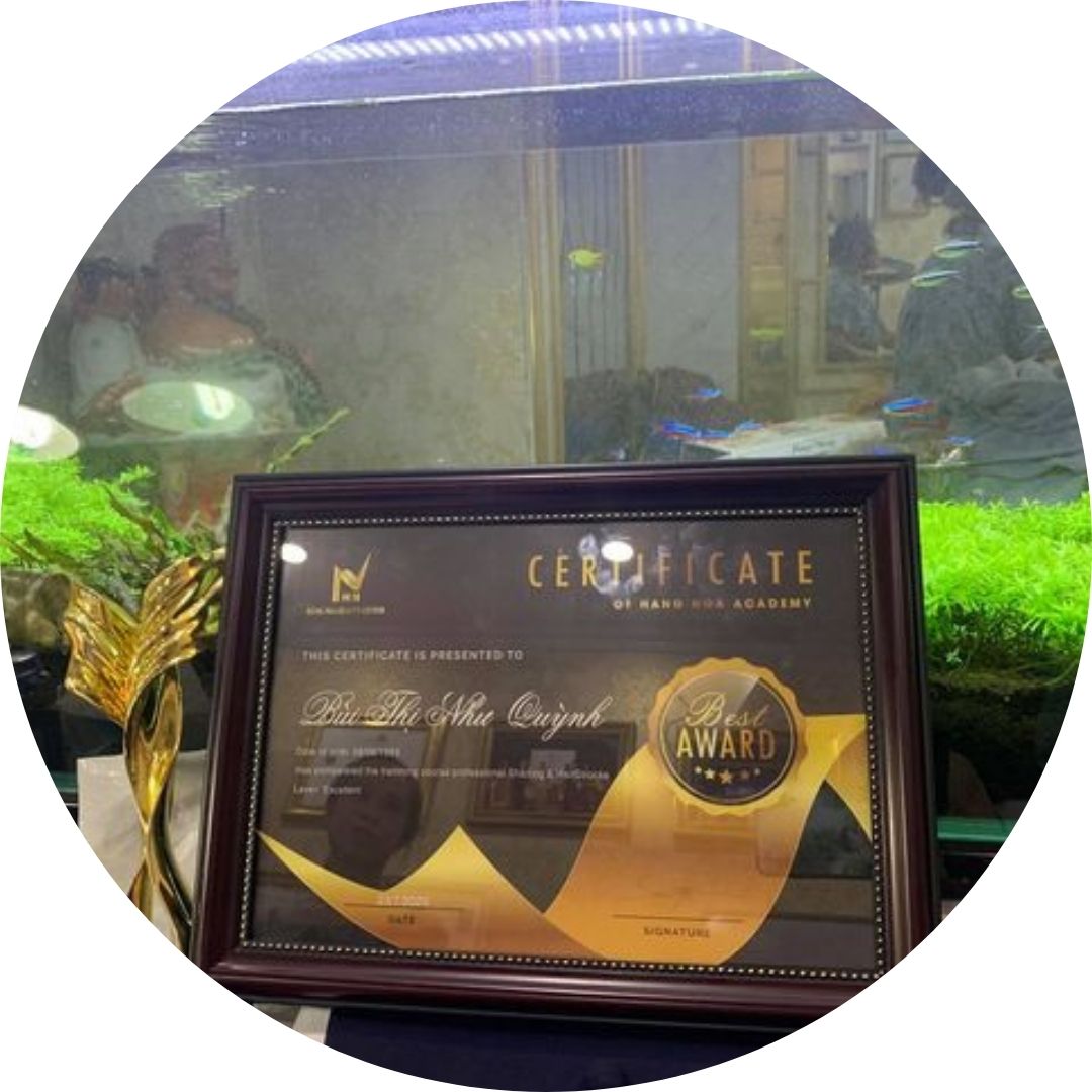 mau-khung-bang-khen-trang-tri-van-phong