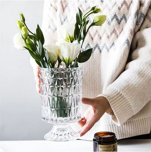 lo-cam-hoa-thuy-tinh-pha-le-dep