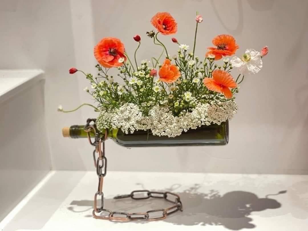 binh-cam-hoa-xich-ma-thuat-trang-tri-noi-that