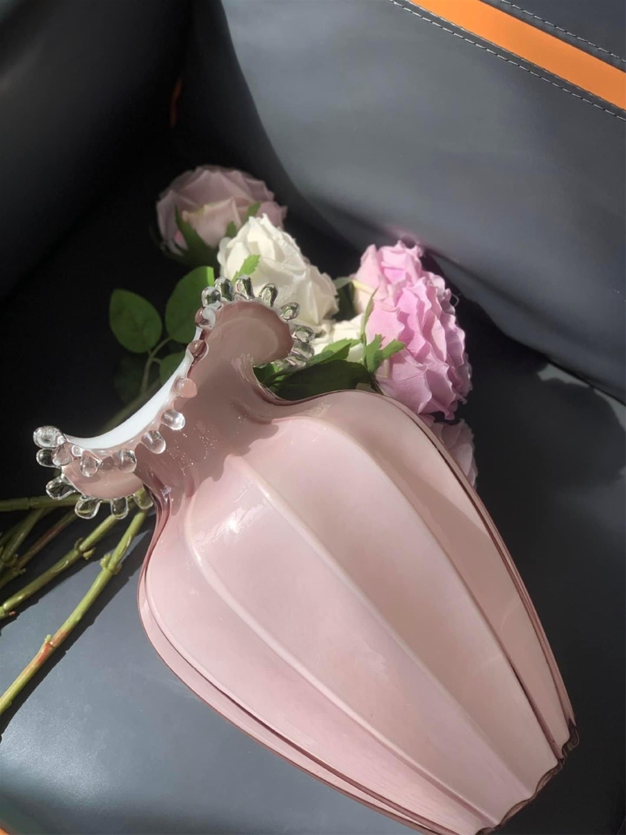 binh-cam-hoa-thuy-tinh-mau-hong-dep-nhat