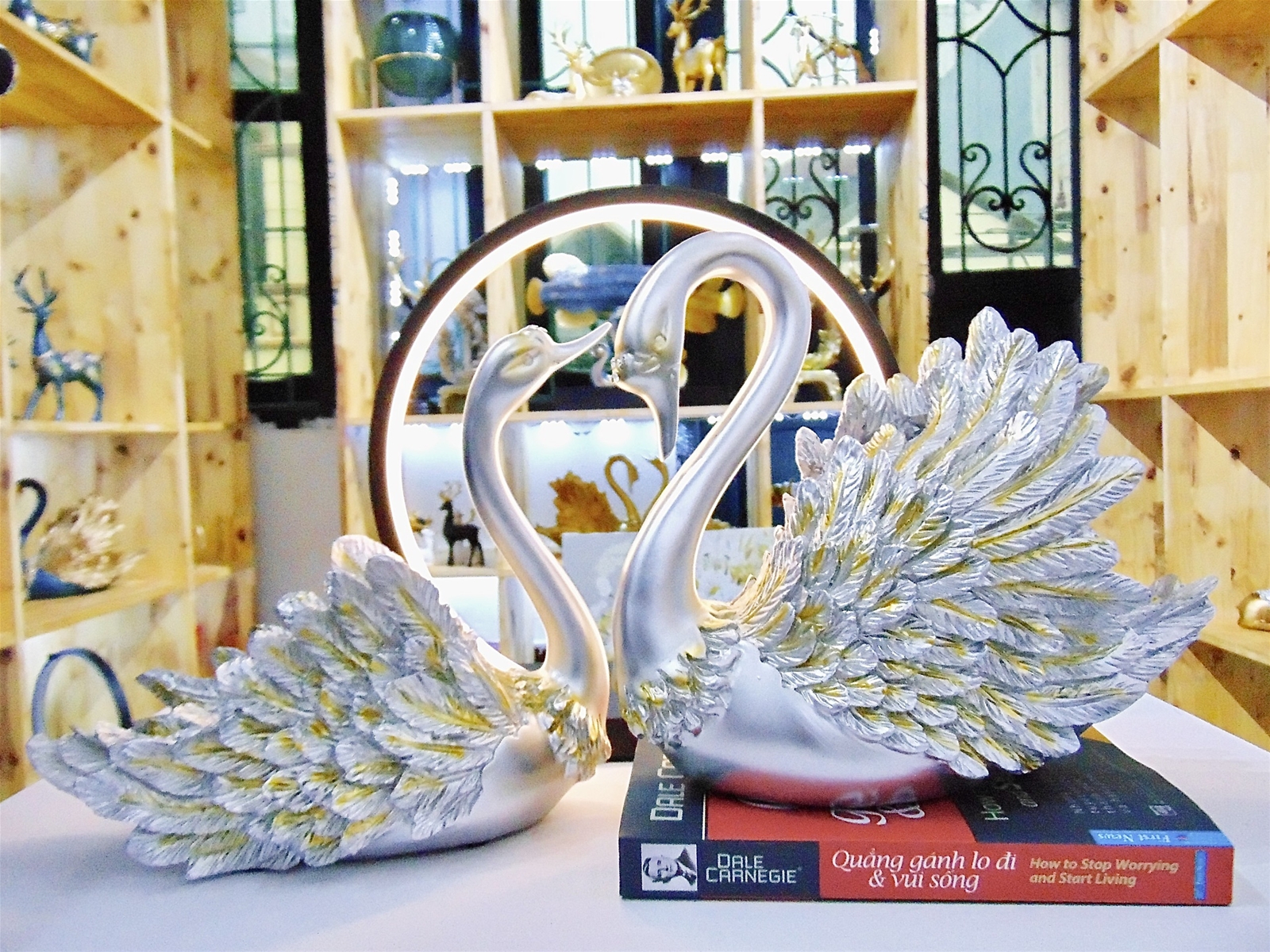 doi-thien-nga-bieu-tuong-tinh-yeu-va-hanh-phuc