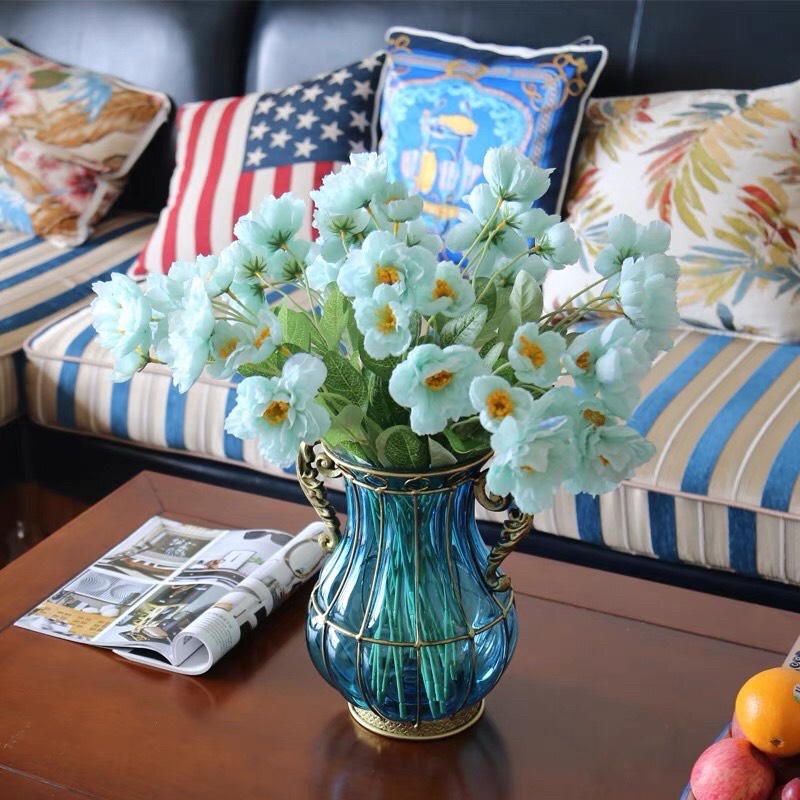 mau-binh-cam-hoa-thuy-tinh-trang-tri-phong-khach-san-sang-trong-023